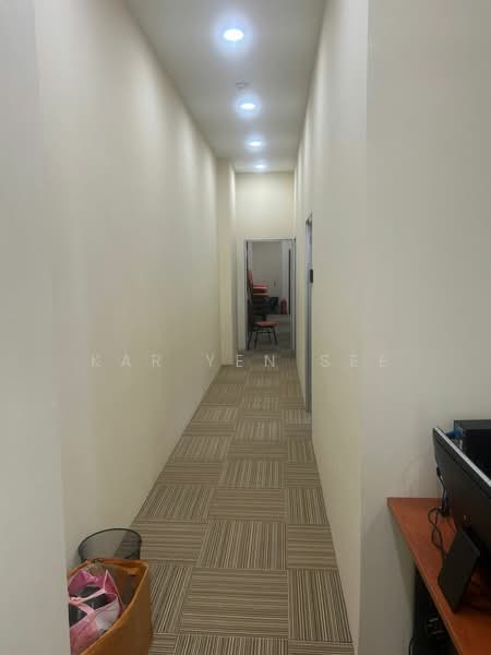 Pejabat untuk Disewa di Petaling Jaya (Selangor) - Kar Yen See - Corridor - PropertyGuru.com.my