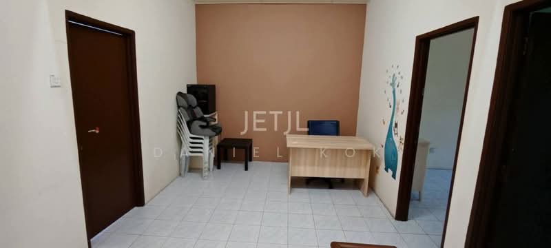 Rumah Teres 2 Tingkat untuk Dijual di Taman Saga (Klang) - Daniel Kok - Study - PropertyGuru.com.my