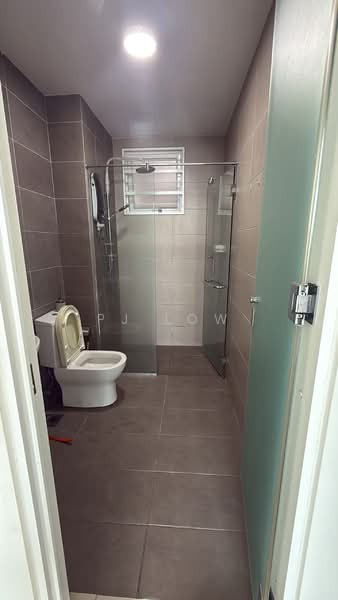 Kondominium untuk Dijual di D'Melor Condominium - PJ Low - Bathroom - PropertyGuru.com.my