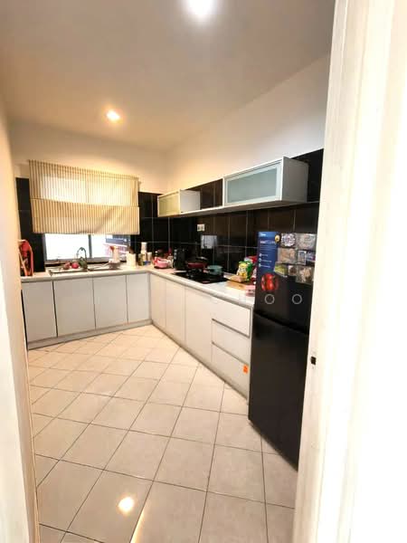 Apartment for Sale at Bayu Puteri - Riko Choo - Kitchen - PropertyGuru.com.my