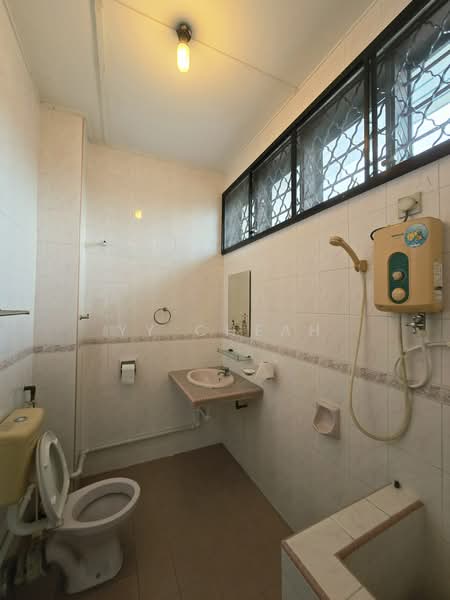 Bungalow for Sale in Taman Canning (Ipoh) - YY Cheah - Bathroom - PropertyGuru.com.my