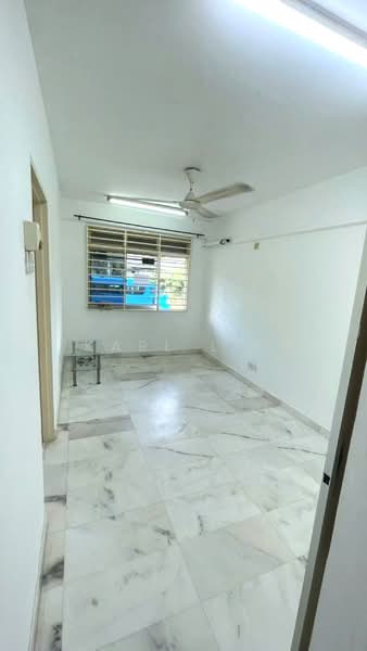 Rumah Flat untuk Dijual di Taman Ehsan Jaya - Karl Lim - Living Room - PropertyGuru.com.my