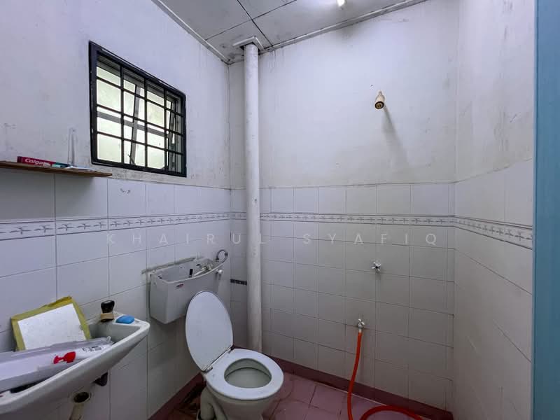 Rumah Teres 2 Tingkat untuk Dijual di Bandar Puncak Alam (Puncak Alam) - Khairul Syafiq - Bathroom - PropertyGuru.com.my