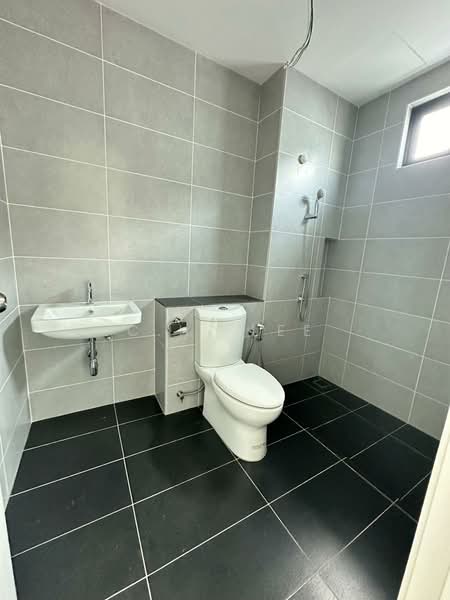 Rumah Teres untuk Dijual di Bandar Cassia (Batu Kawan) - C.H. Lee - Bathroom - PropertyGuru.com.my