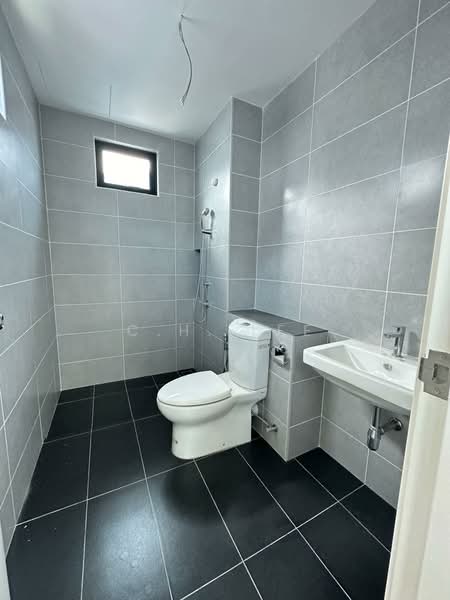 Rumah Teres untuk Dijual di Bandar Cassia (Batu Kawan) - C.H. Lee - Bathroom - PropertyGuru.com.my