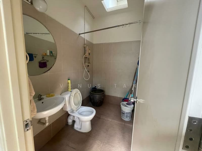 Shop for Rent in George Town (Penang) - Venus Tan - Bathroom - PropertyGuru.com.my