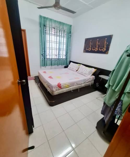 2-storey Terraced House for Sale in Taman Pulai Emas (Kulai) - Amir Faris Rusli - Bedroom - PropertyGuru.com.my