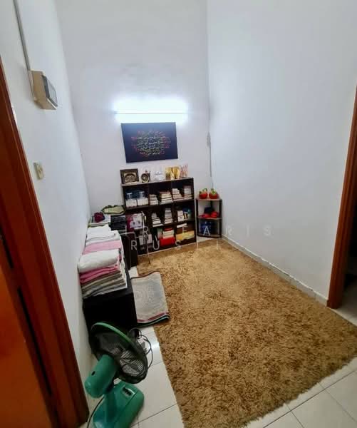 2-storey Terraced House for Sale in Taman Pulai Emas (Kulai) - Amir Faris Rusli - Study - PropertyGuru.com.my