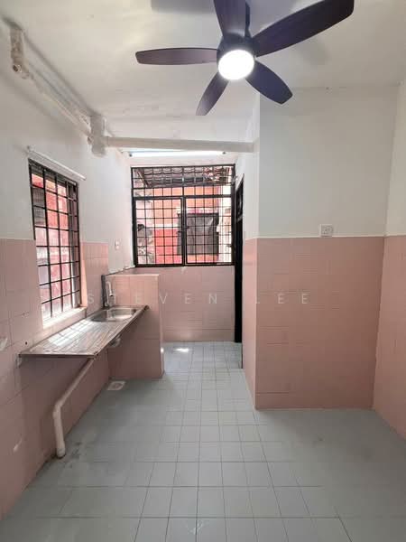 Flat for Sale at Rajawali Apartment - Steven Lee - Kitchen - PropertyGuru.com.my
