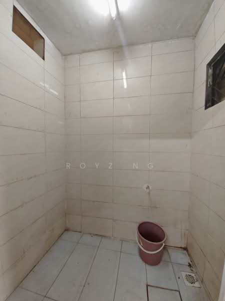 2-storey Terraced House for Sale in Taman Desa Cemerlang (Ulu Tiram) - Royz Ng - Bathroom - PropertyGuru.com.my