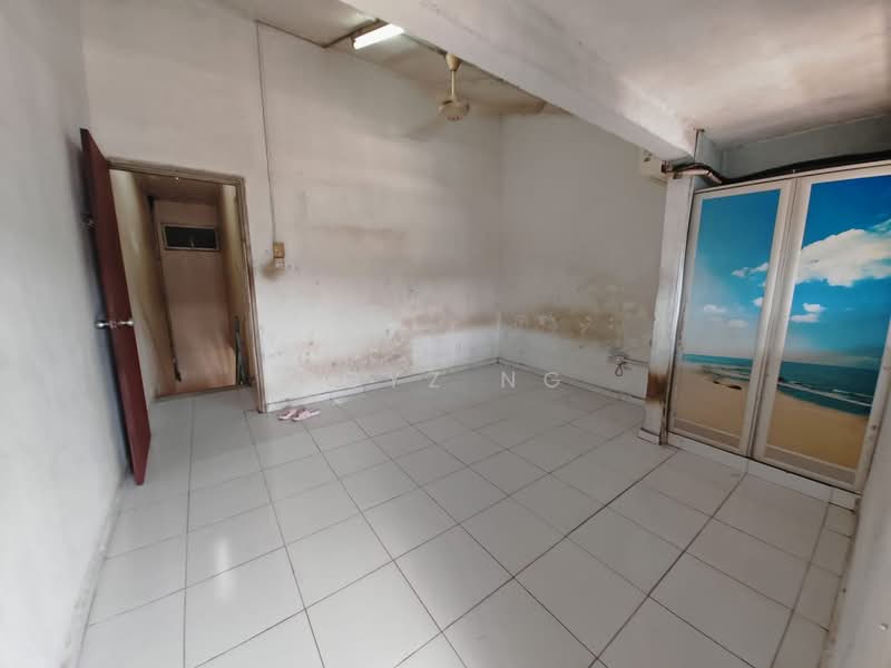 2-storey Terraced House for Sale in Taman Desa Cemerlang (Ulu Tiram) - Royz Ng - Interior - PropertyGuru.com.my