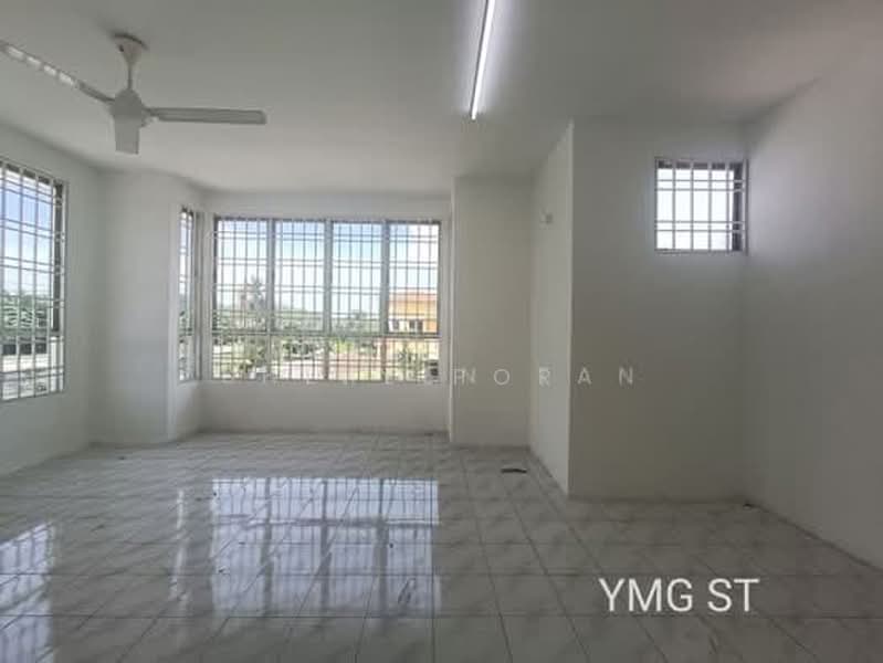 Rumah Berkembar untuk Dijual di Bandar Bukit Raja (Klang) - Ivy Por - Living Room - PropertyGuru.com.my