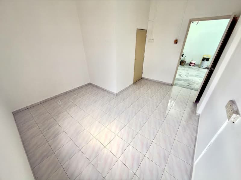 Apartment for Sale at Kasturi Apartment - Azli Ibrahim - Interior - PropertyGuru.com.my
