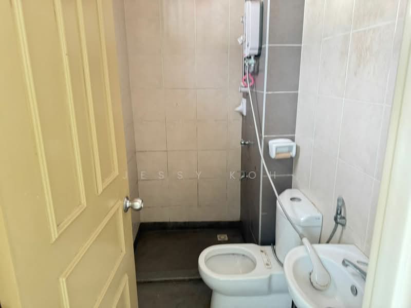 2-storey Terraced House for Rent in Taman Laguna (Johor Bahru) - Jessy Koh - Bathroom - PropertyGuru.com.my