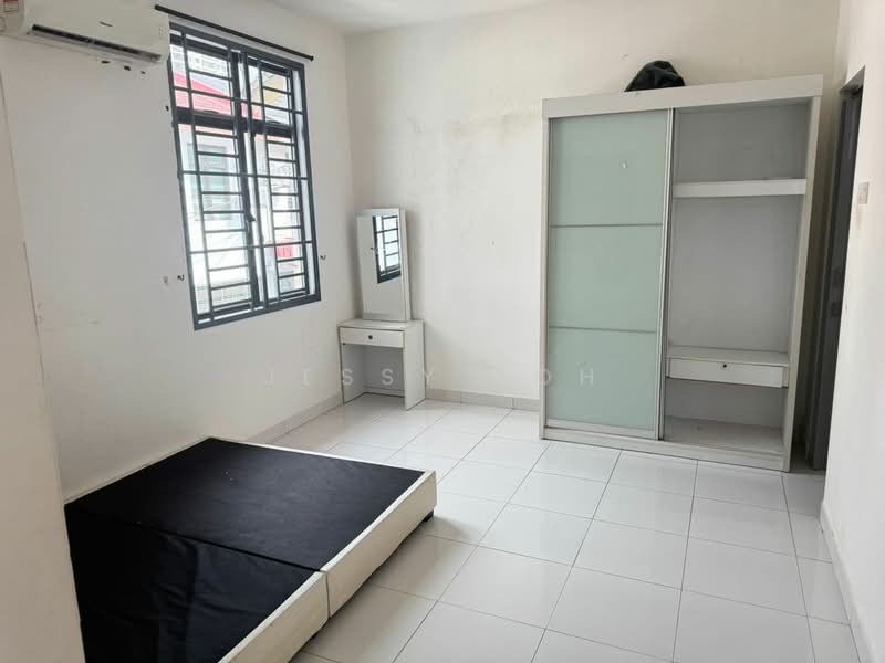 2-storey Terraced House for Rent in Taman Laguna (Johor Bahru) - Jessy Koh - Bedroom - PropertyGuru.com.my
