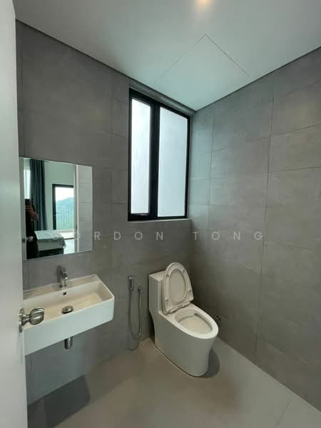 Servis Apartment untuk Disewa di Cubic Botanical - Gordon Tong - Bathroom - PropertyGuru.com.my