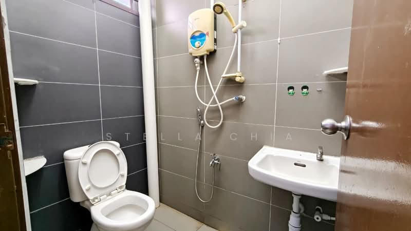 1-storey Terraced House for Rent in Johor Bahru (Johor) - Stella Chia - Bathroom - PropertyGuru.com.my