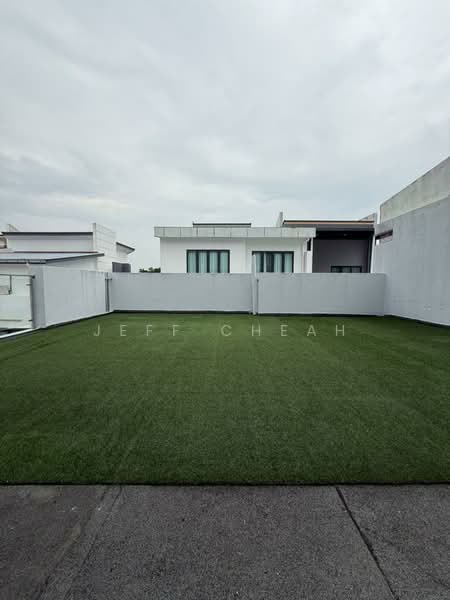 Rumah Berkembar untuk Dijual di Bandar Sungai Long (Selangor) - Jeff Cheah - Exterior - PropertyGuru.com.my