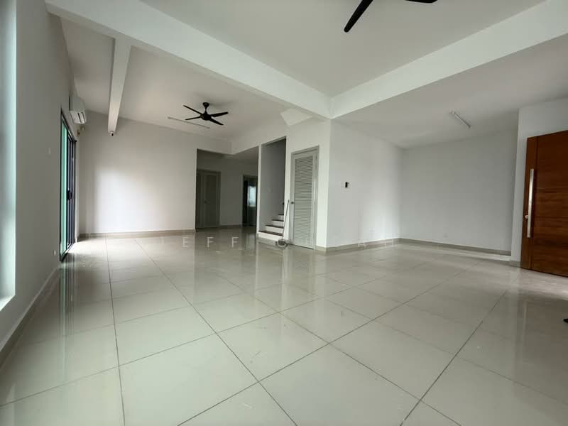 Rumah Berkembar untuk Dijual di Bandar Sungai Long (Selangor) - Jeff Cheah - Living Room - PropertyGuru.com.my