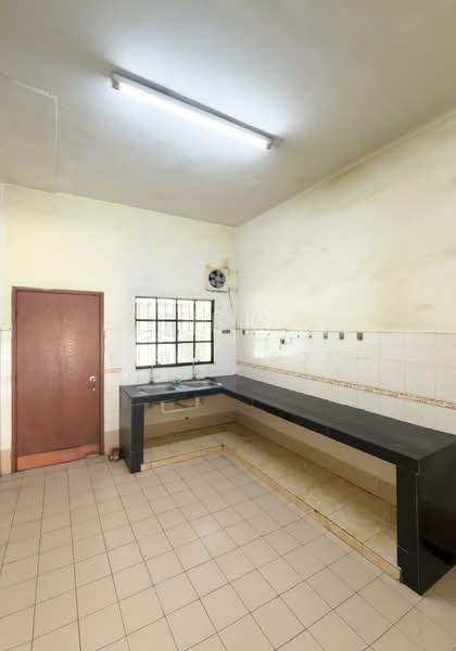 2-storey Terraced House for Rent in Klang (Selangor) - Kings Soe - Kitchen - PropertyGuru.com.my