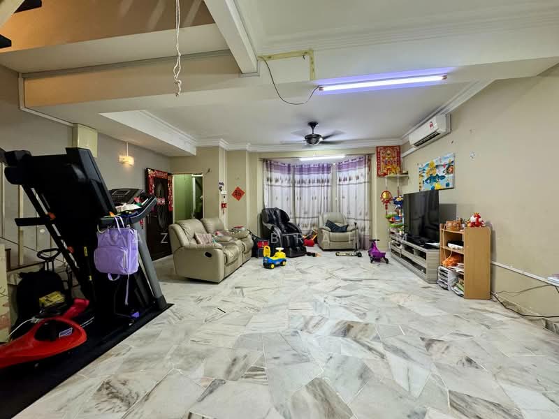 Rumah Teres 2.5 Tingkat untuk Dijual di Taman Bukit Utama (Ulu Kelang) - Azli Ibrahim - Living Room - PropertyGuru.com.my