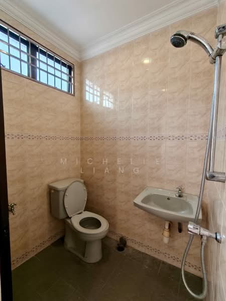 2-storey Terraced House for Sale in Taman Desa Cemerlang (Ulu Tiram) - Michelle Liang - Bathroom - PropertyGuru.com.my