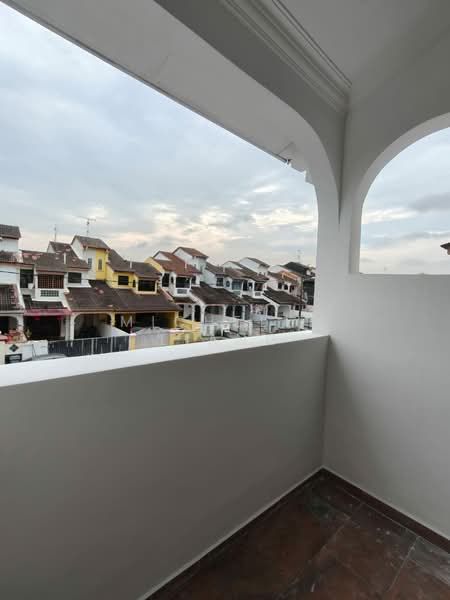 2-storey Terraced House for Sale in Taman Desa Cemerlang (Ulu Tiram) - Michelle Liang - Exterior - PropertyGuru.com.my