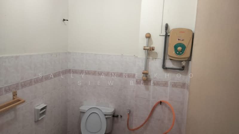 Rumah Teres 2 Tingkat untuk Disewa di Taman Wawasan (Puchong) - Sally Anne Khoo Siew bee - Bathroom - PropertyGuru.com.my