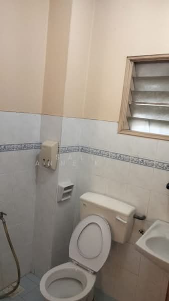 Rumah Teres 2 Tingkat untuk Disewa di Taman Wawasan (Puchong) - Sally Anne Khoo Siew bee - Bathroom - PropertyGuru.com.my