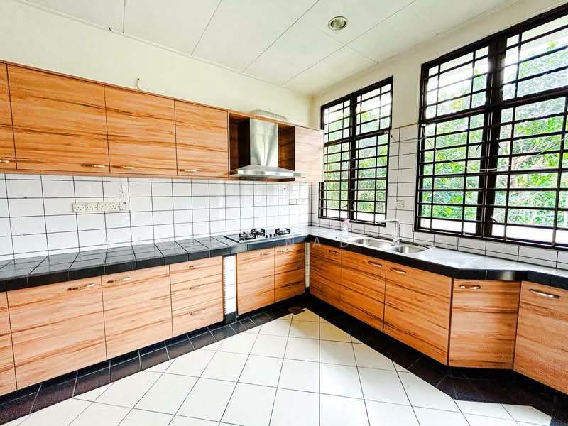 Rumah Banglo untuk Dijual di Seksyen 9 (Shah Alam) - Ammeer Nadzrai - Kitchen - PropertyGuru.com.my