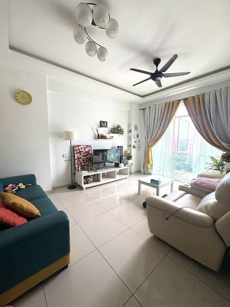 Kondominium untuk Dijual di Straits Garden Condominium - Sally Khoo - Living Room - PropertyGuru.com.my