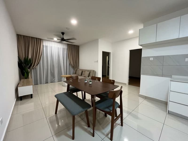 Servis Apartment untuk Disewa di AraTre' Residences - Serena Lee - Living Room - PropertyGuru.com.my