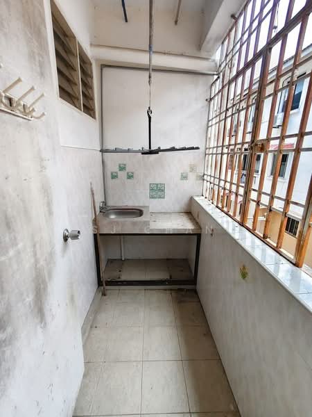 Apartment for Rent at Sri Awana Townhouse - SJ CHAN - Balcony - PropertyGuru.com.my