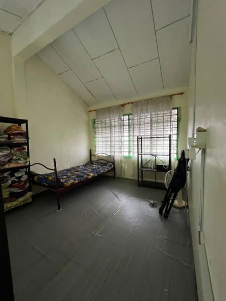 Rumah Teres 1 Tingkat untuk Dijual di Taman Kempas (Tampoi) - Sharon Ng - Bedroom - PropertyGuru.com.my