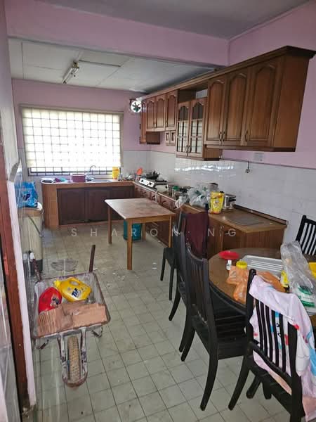 2-storey Terraced House for Sale in Taman Kempas (Tampoi) - Sharon Ng - Kitchen - PropertyGuru.com.my