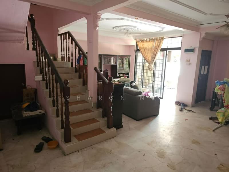 2-storey Terraced House for Sale in Taman Kempas (Tampoi) - Sharon Ng - Living Room - PropertyGuru.com.my