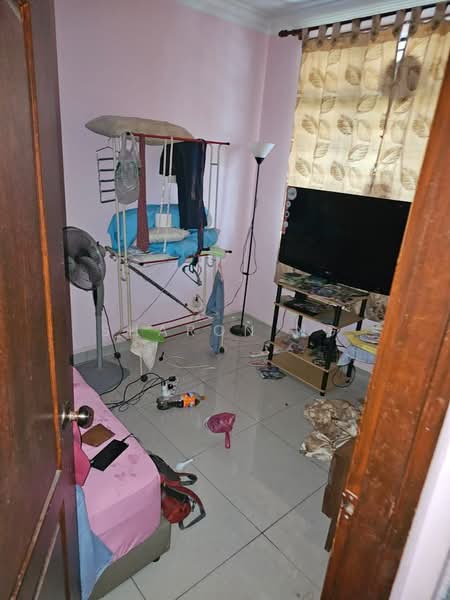 2-storey Terraced House for Sale in Taman Kempas (Tampoi) - Sharon Ng - Bedroom - PropertyGuru.com.my