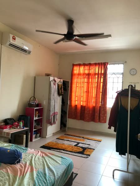 Pangsapuri untuk Dijual di Mentari Court - Wesley Fu - Bedroom - PropertyGuru.com.my