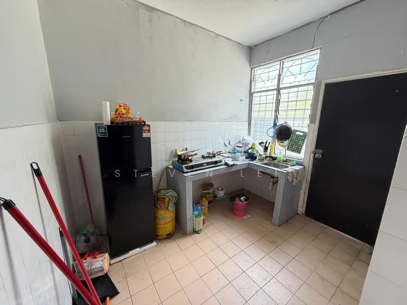 Rumah Teres 2 Tingkat untuk Dijual di (Bukit Sentosa 2) Seksyen Bs2 (Serendah) - Steven Lee - Kitchen - PropertyGuru.com.my