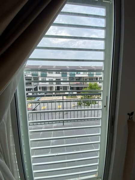 Rumah Teres 2 Tingkat untuk Disewa di Taman Scientex Rawang (Rawang) - Amirun Kinanah - View - PropertyGuru.com.my