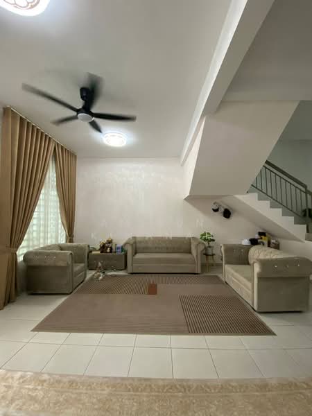 Rumah Teres 2 Tingkat untuk Disewa di Taman Scientex Rawang (Rawang) - Amirun Kinanah - Living Room - PropertyGuru.com.my