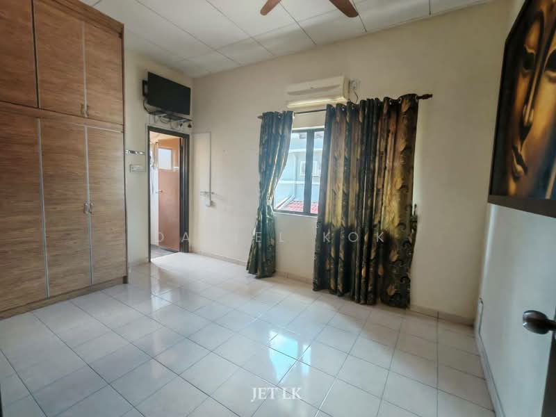 Semi-Detached House for Sale in Taman Bunga Raya (Klang) - Daniel Kok - Bedroom - PropertyGuru.com.my