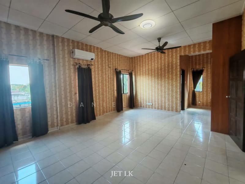 Semi-Detached House for Sale in Taman Bunga Raya (Klang) - Daniel Kok - Living Room - PropertyGuru.com.my