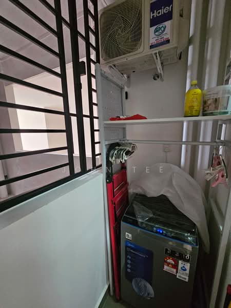 Servis Apartment untuk Disewa di TRELLIS RESIDENCES - John Tee - Balcony - PropertyGuru.com.my