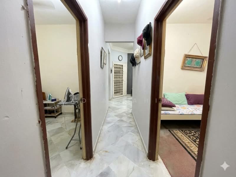 Pangsapuri untuk Dijual di Pesona Villa - Nadia Rahim - Corridor - PropertyGuru.com.my