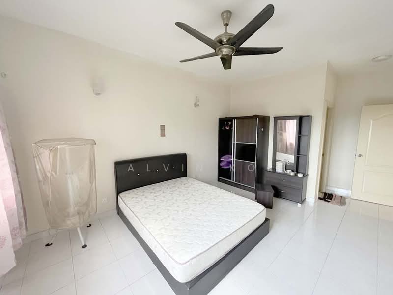 Apartment for Sale at Kristal Villa - Calvin Kok - Bedroom - PropertyGuru.com.my