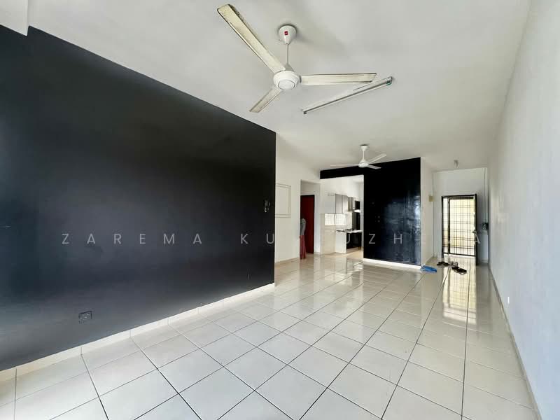 Pangsapuri untuk Dijual di Sri Ixora Apartment - Zarema Kulbuzheva - Living Room - PropertyGuru.com.my