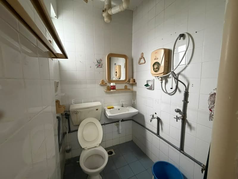 Pangsapuri untuk Dijual di Sri Jinjang - Eliz Chan - Bathroom - PropertyGuru.com.my