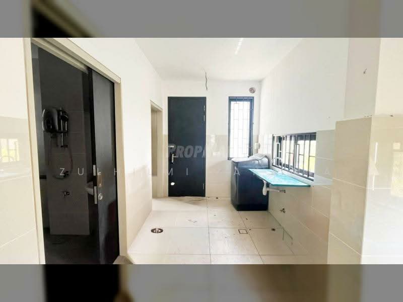 2-storey Terraced House for Rent in Elmina (Shah Alam) - Zulhilmi Zakaria - Kitchen - PropertyGuru.com.my