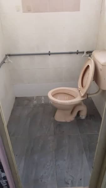 2-storey Terraced House for Rent in Taman Taming Jaya (Balakong) - Farah Hanan - Bathroom - PropertyGuru.com.my